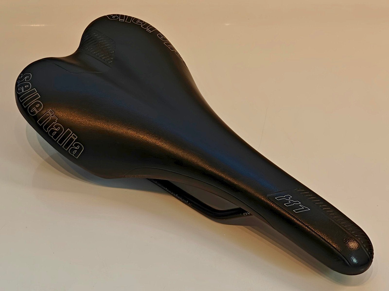 Selle Italia X1 X-Cross 298 gram 140 * 280mm nette staat €19, Racefiets, Ophalen of Verzenden, Zo goed als nieuw, Selle Italia