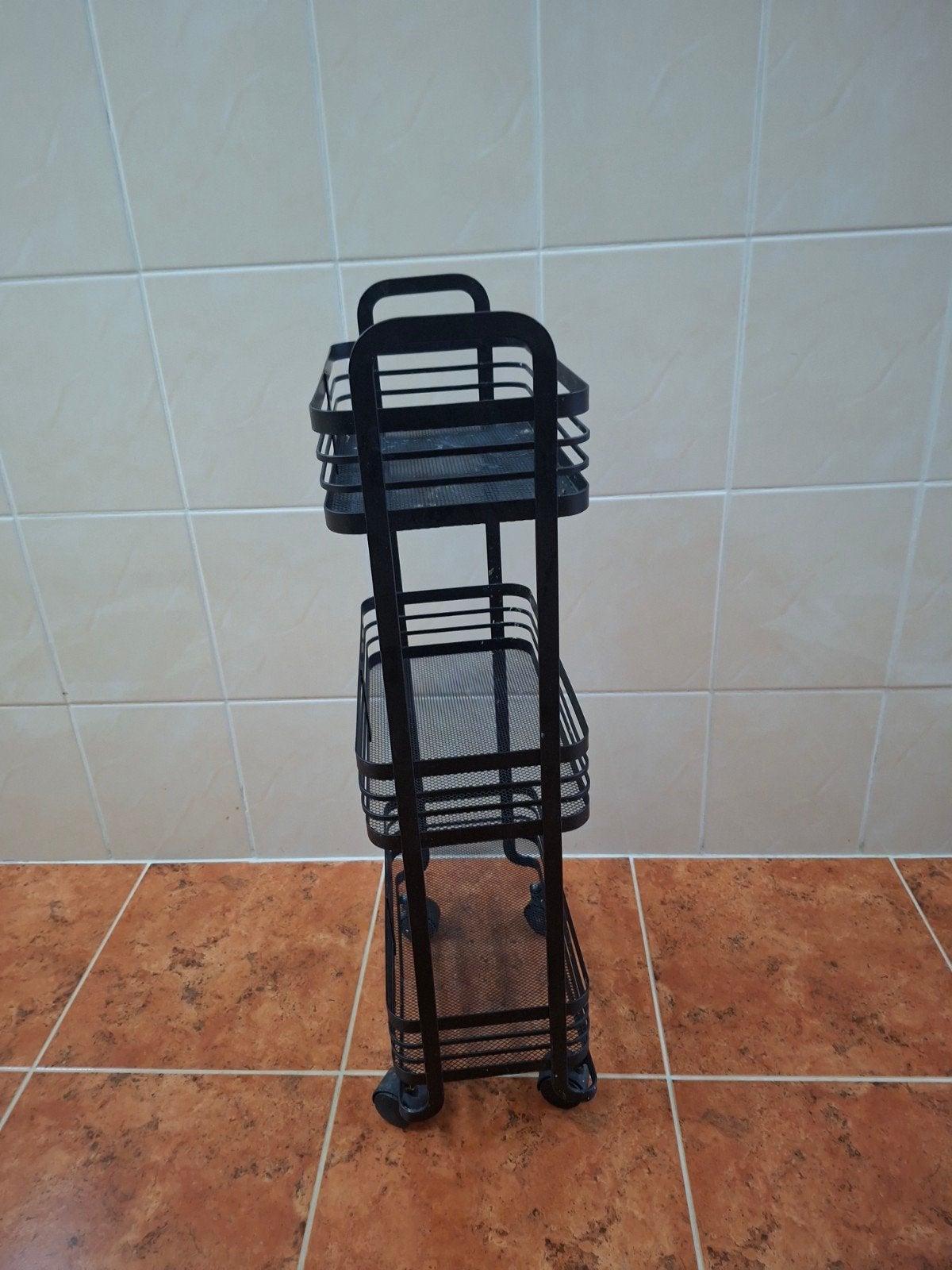 Zwart metalen trolley met 3 etages op wieltjes, Ophalen of Verzenden, Metaal, Industrieel, Gebruikt