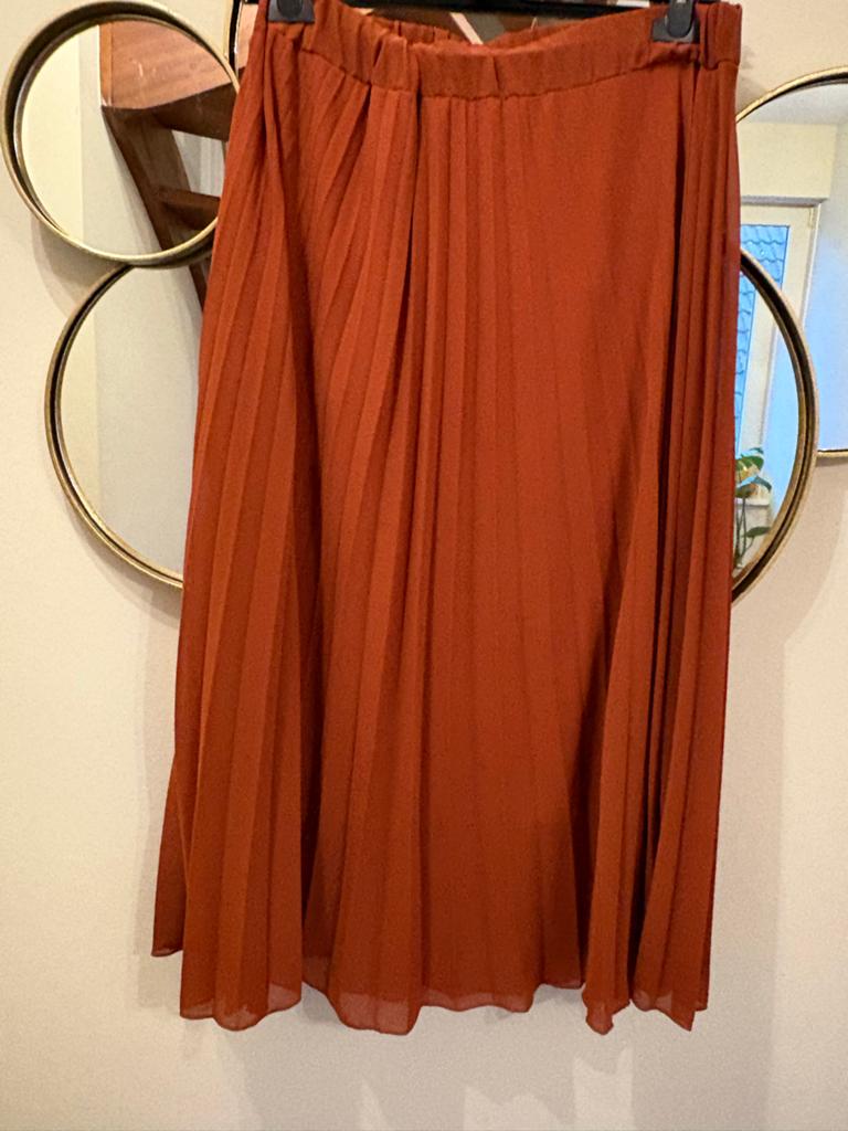 Iris Bleu geplooide rok, maat 40, in zeer goede staat, Kleding | Dames, Ophalen of Verzenden, Gedragen, Maat 38/40 (M), Oranje