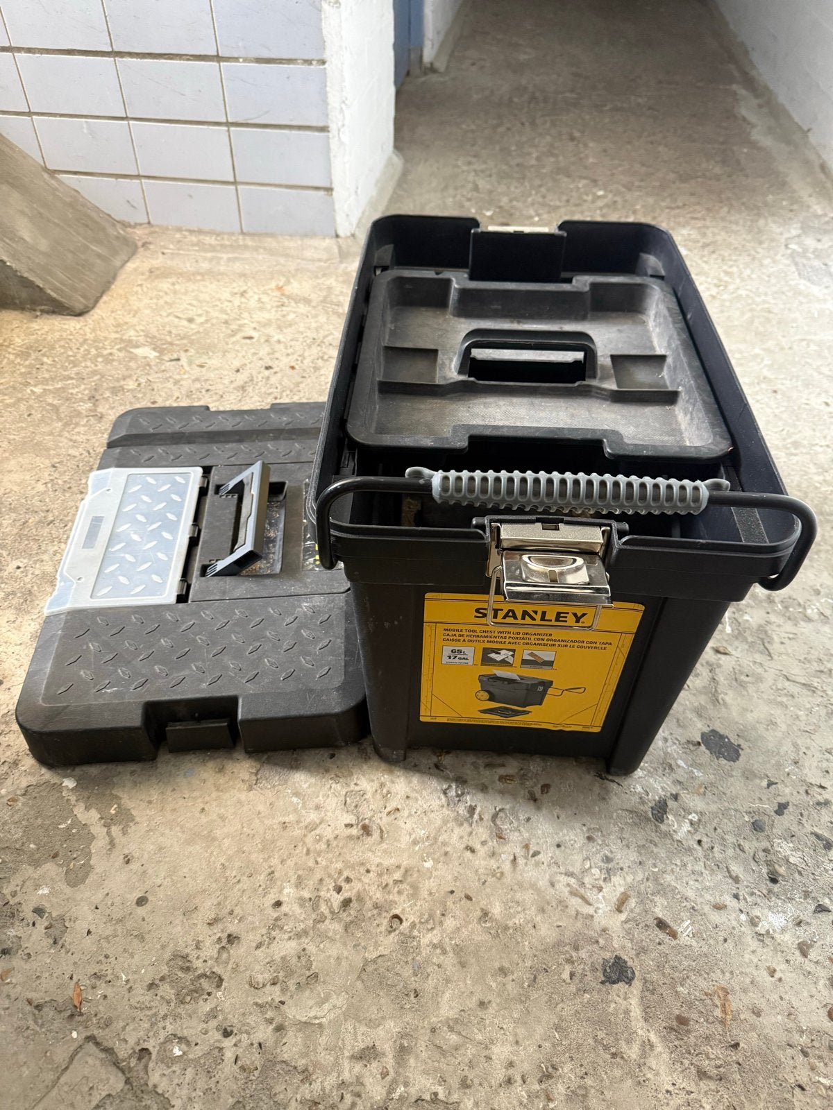 Stanley Mobiele Gereedschapskist met Wielen 65L, Doe-het-zelf en Verbouw, Gereedschapskisten, Ophalen, Zo goed als nieuw