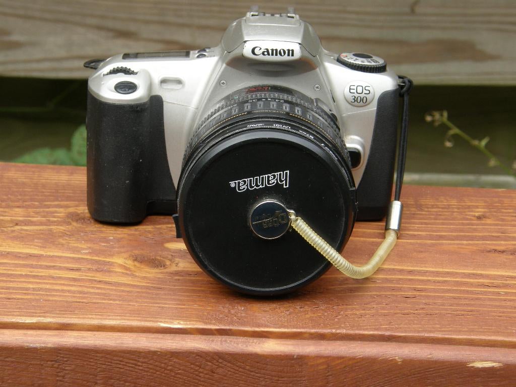 Canon eos 300 spiegelreflexcamera met fraaie groothoeklens, Audio, Tv en Foto, Fotocamera's Analoog, Ophalen of Verzenden, Zo goed als nieuw