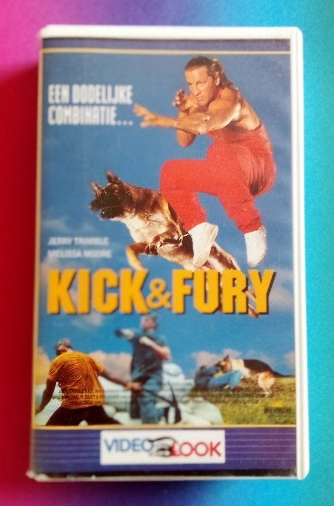 VHS - Kick & Fury - Koopvideo, Nederlands ondertiteld, Engels, Vanaf 16 jaar, Verzenden