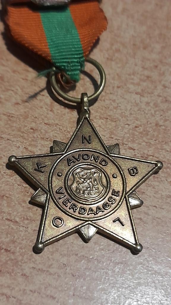 Avond Vierdaagse medaille, Postzegels en Munten, Penningen en Medailles, Verzenden