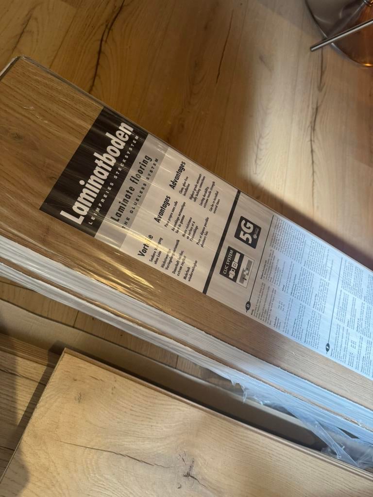 Ruim 10 M2 prachtig laminaat - Century Oak Beige, Doe-het-zelf en Verbouw, Vloerdelen en Plavuizen, Ophalen, 50 tot 150 cm, Zo goed als nieuw