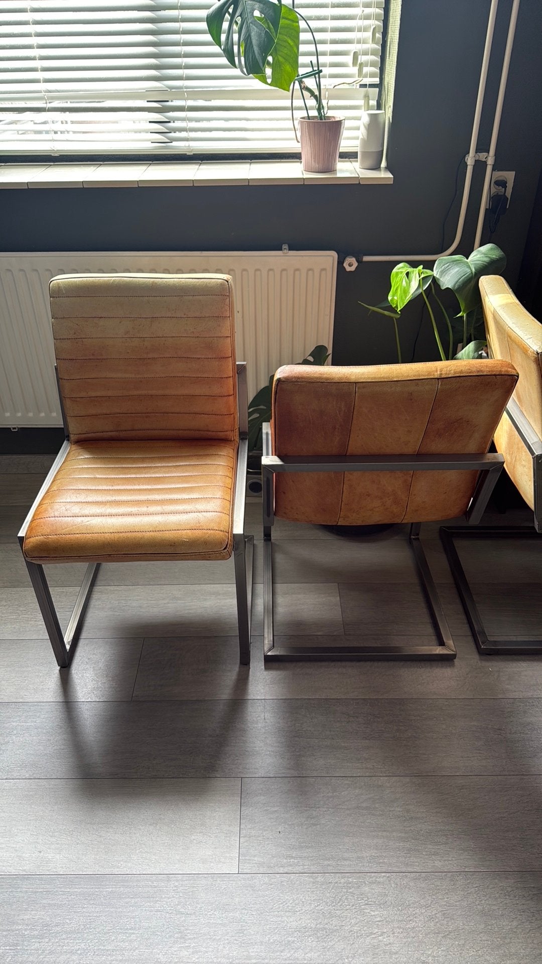 2 of 4 echt lederen eetkamer stoelen (prijs per stuk)., Gebruikt, Bruin, Ophalen of Verzenden, Industrieel