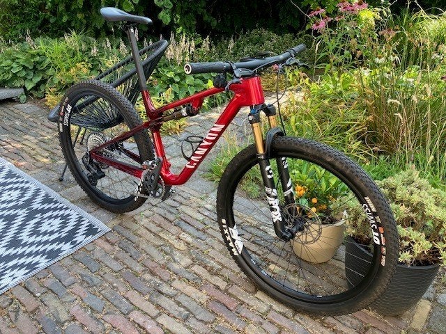 Canyon Lux World Cup CF 8 maat M SRAM Eagle Transmission GX, Fietsen en Brommers, Fietsen | Mountainbikes en ATB, Zo goed als nieuw