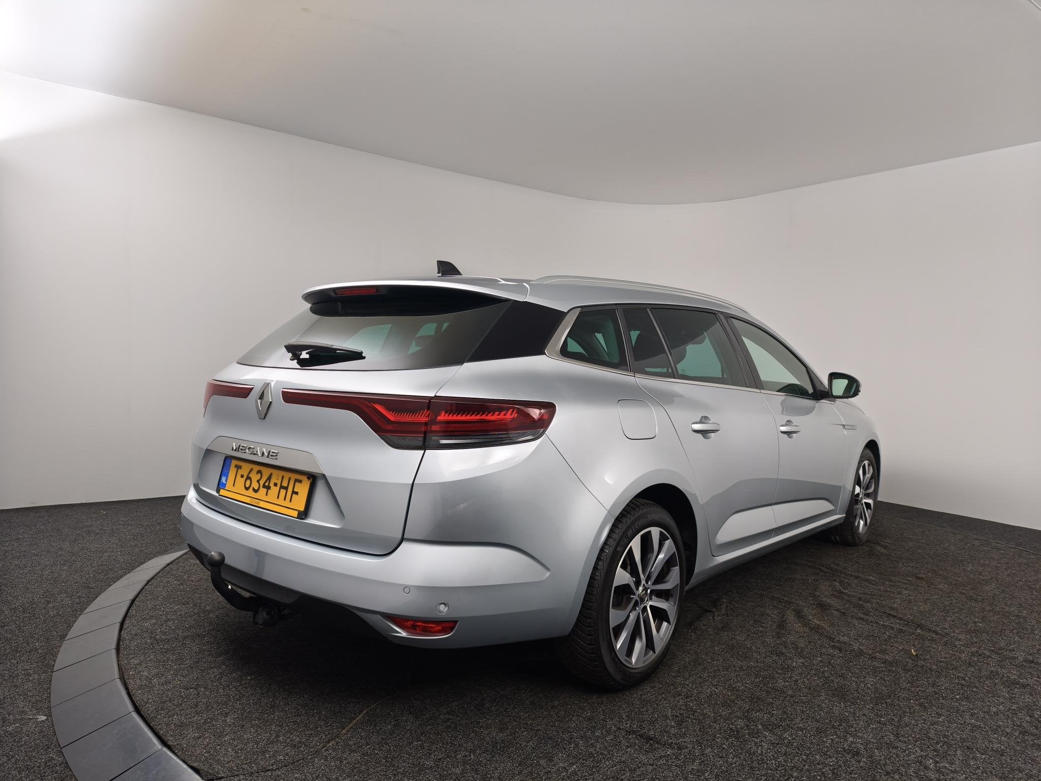 Renault Mégane Estate 1.3 TCe 140 Techno | Trekhaak | Camer, Stof, Gebruikt, Euro 6, 4 cilinders