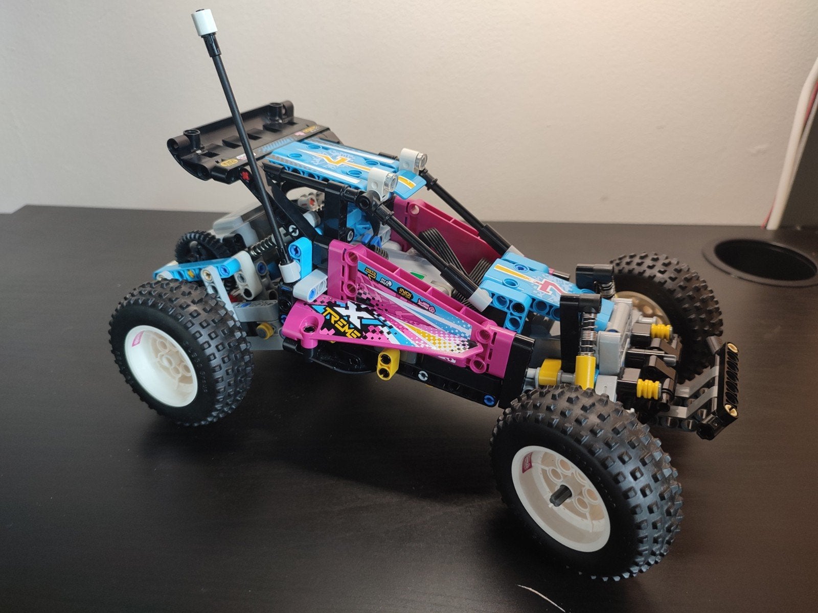 Lego Technic 42124: RC Offroad Buggy - Zo goed als nieuw, Elektro, Auto offroad, Ophalen of Verzenden, Zo goed als nieuw
