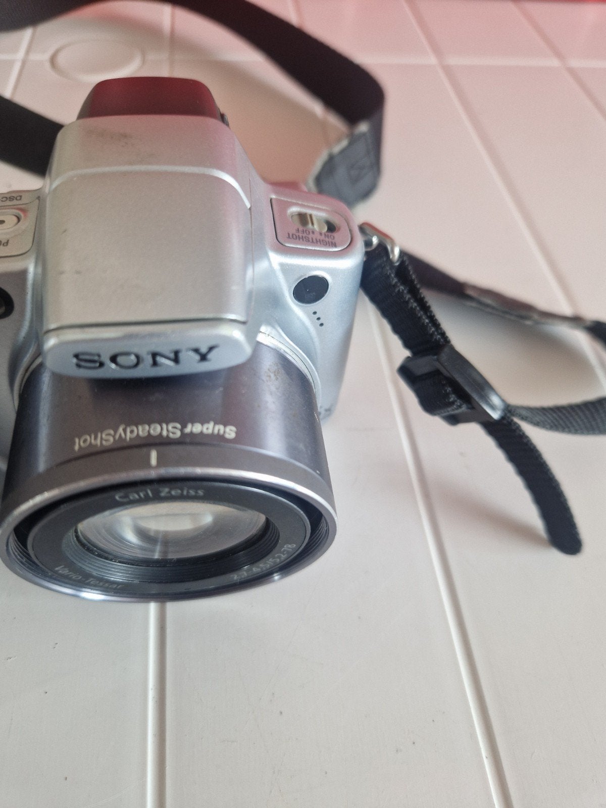 Foto 7 van Sony Cyber-shot DHC-H50 camera