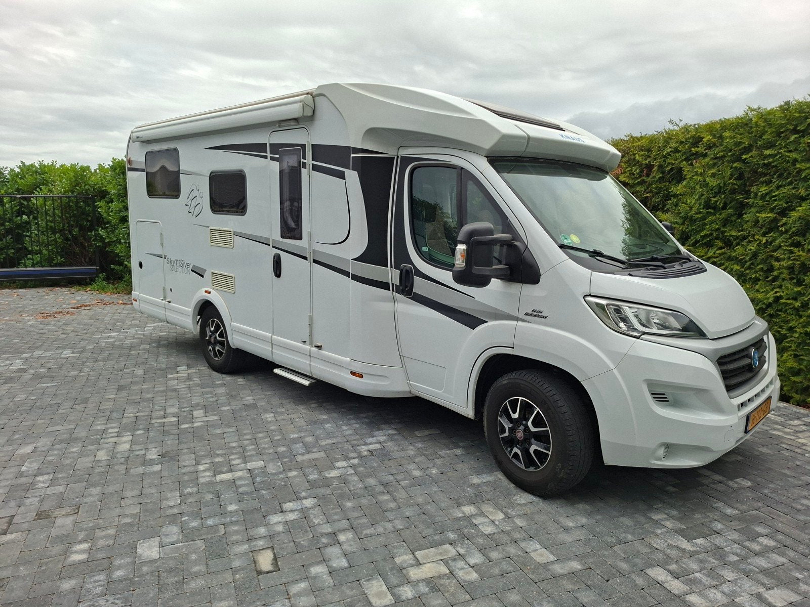 Knaus 650meg fiat ducato  bouwjaar 2016 ,lengte bedden, Caravans en Kamperen, Campers, Ringverwarming, Fiat, Tot en met 2, Bedrijf