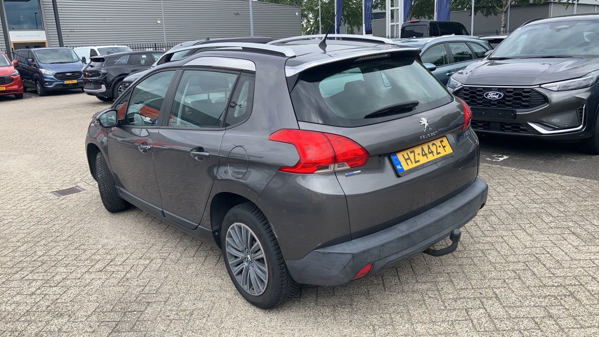 Peugeot 2008 1.2i Active 110pk 124.000km. Clima Cruise Trekh, Voorwielaandrijving, Stof, Gebruikt, Euro 6