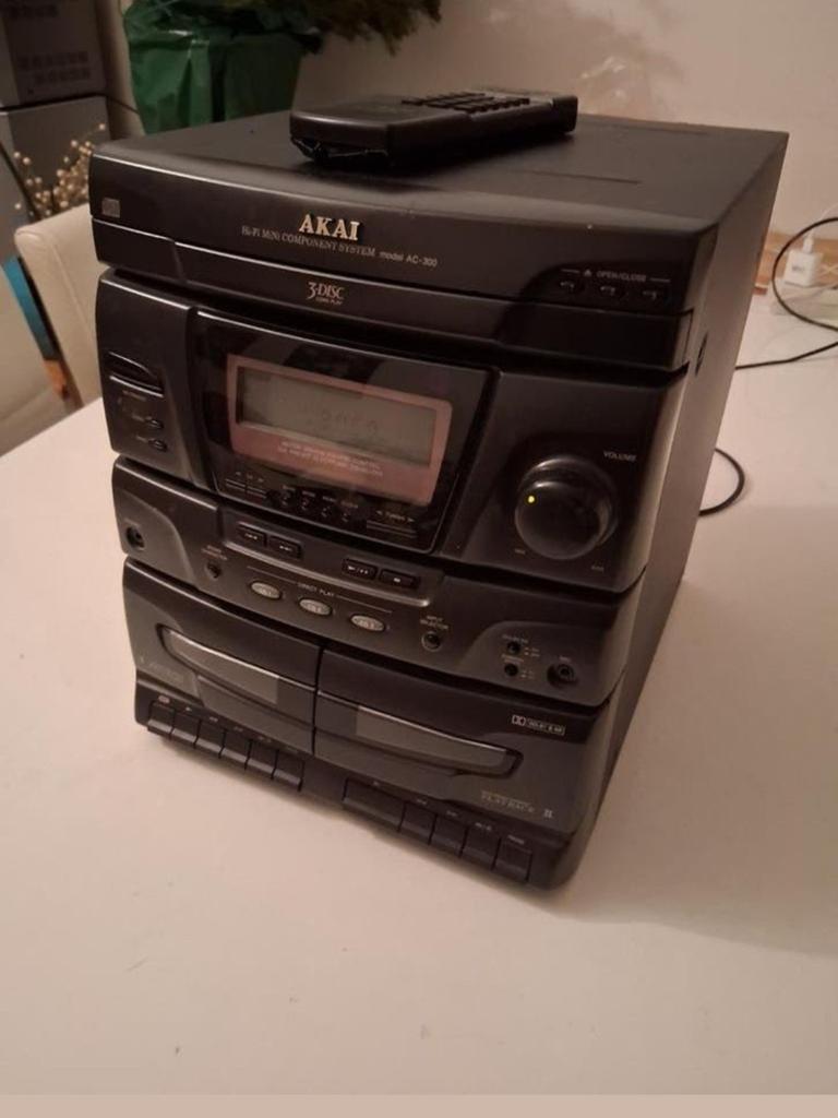 Te koop! Akai merk cd/cassette speler.nachecken nodige., Ophalen