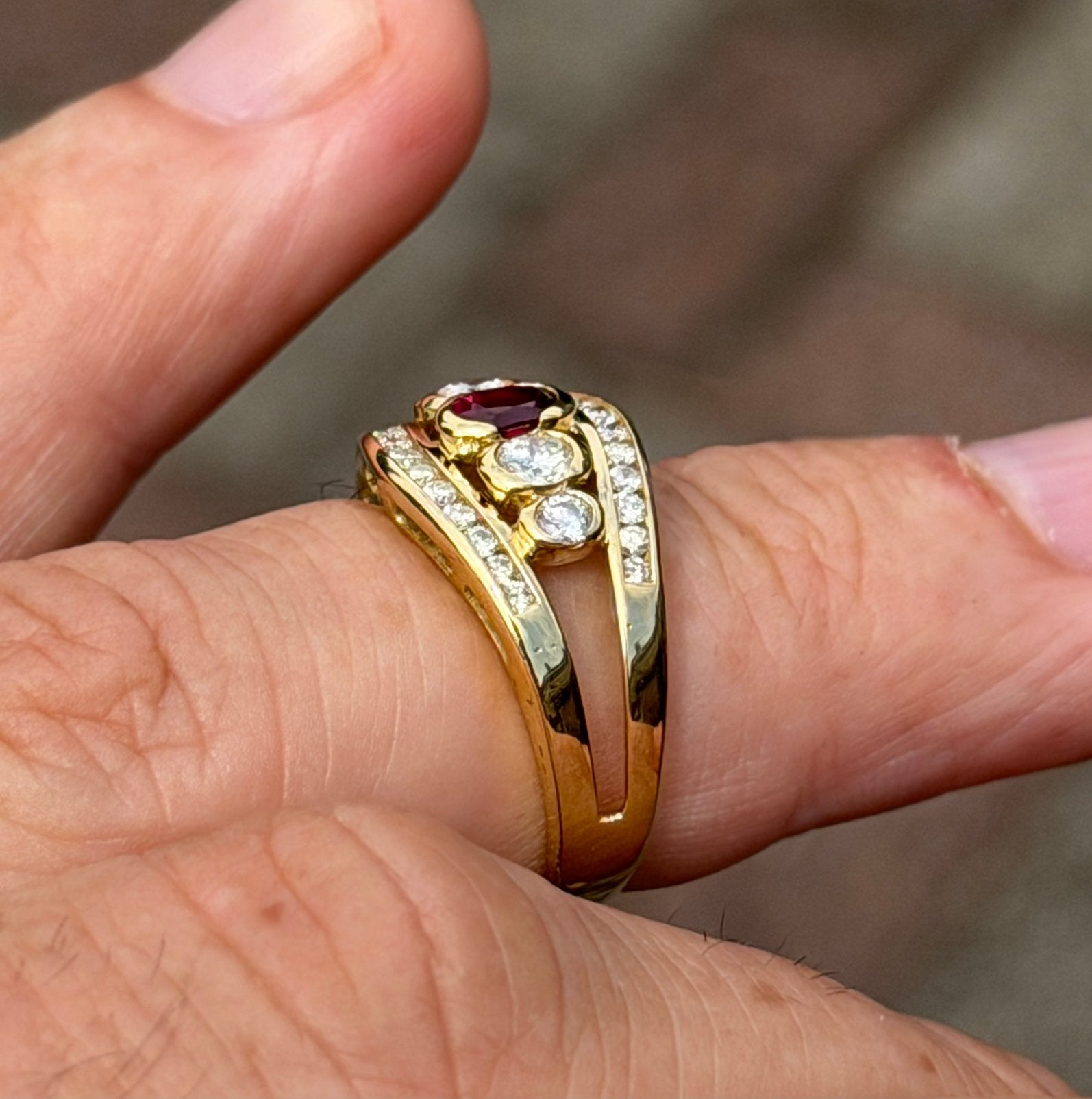 18 karaat gouden ringen met robijn en natuurlijke diamanten!, Ophalen of Verzenden, Zo goed als nieuw, 17 tot 18, Met edelsteen
