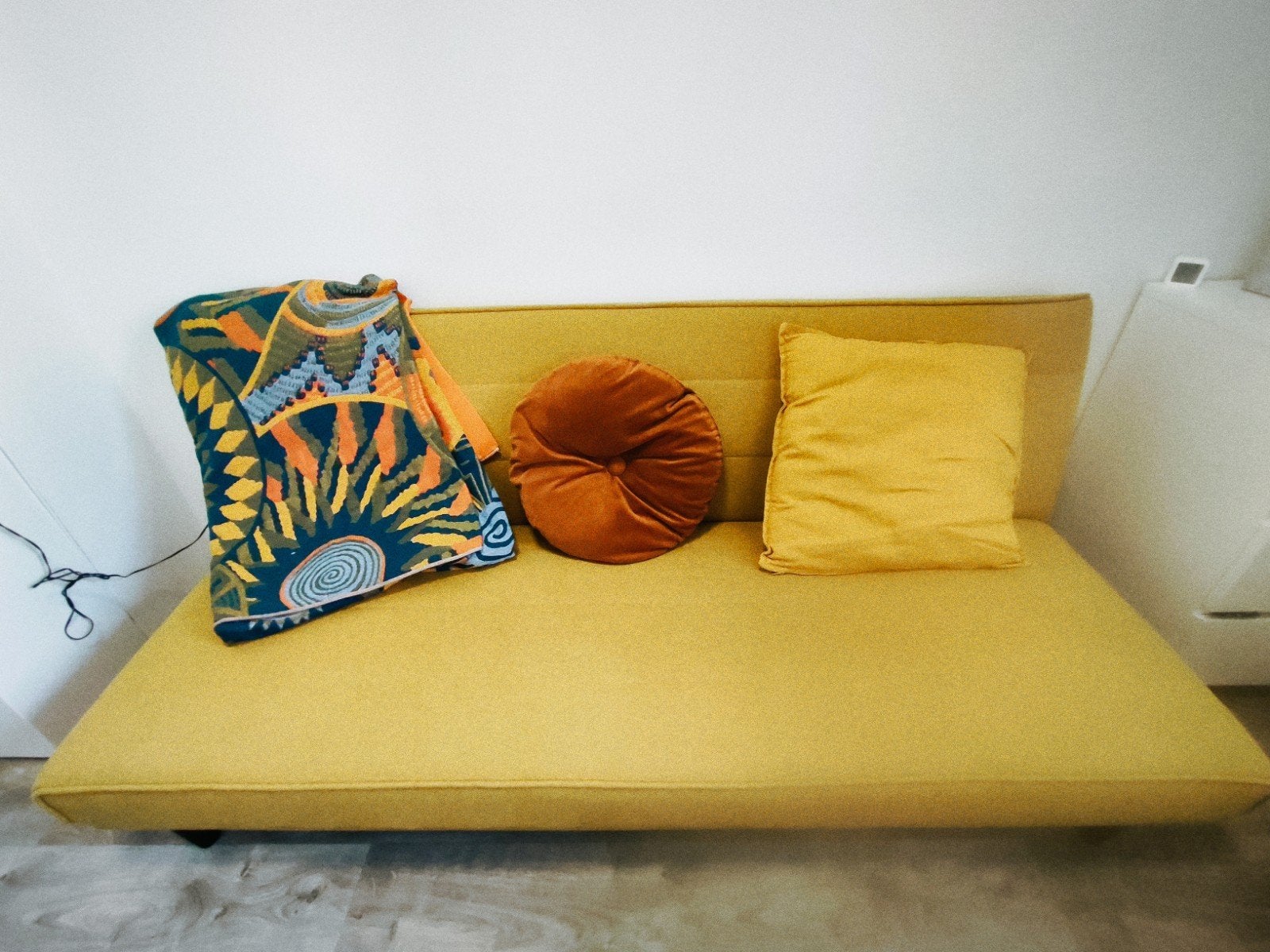 slaapbank MADE Halston (Click-clack), Huis en Inrichting, Slaapkamer | Slaapbanken, Zo goed als nieuw, 190 cm of minder, Tweepersoons