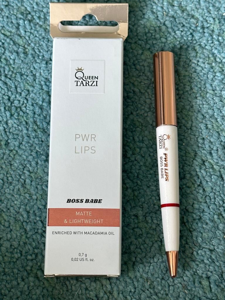 Queen Tarzi Power lipstick lippenstift Boss Babe 0,7 gr, Lippen, Nieuw, Ophalen of Verzenden, Make-up