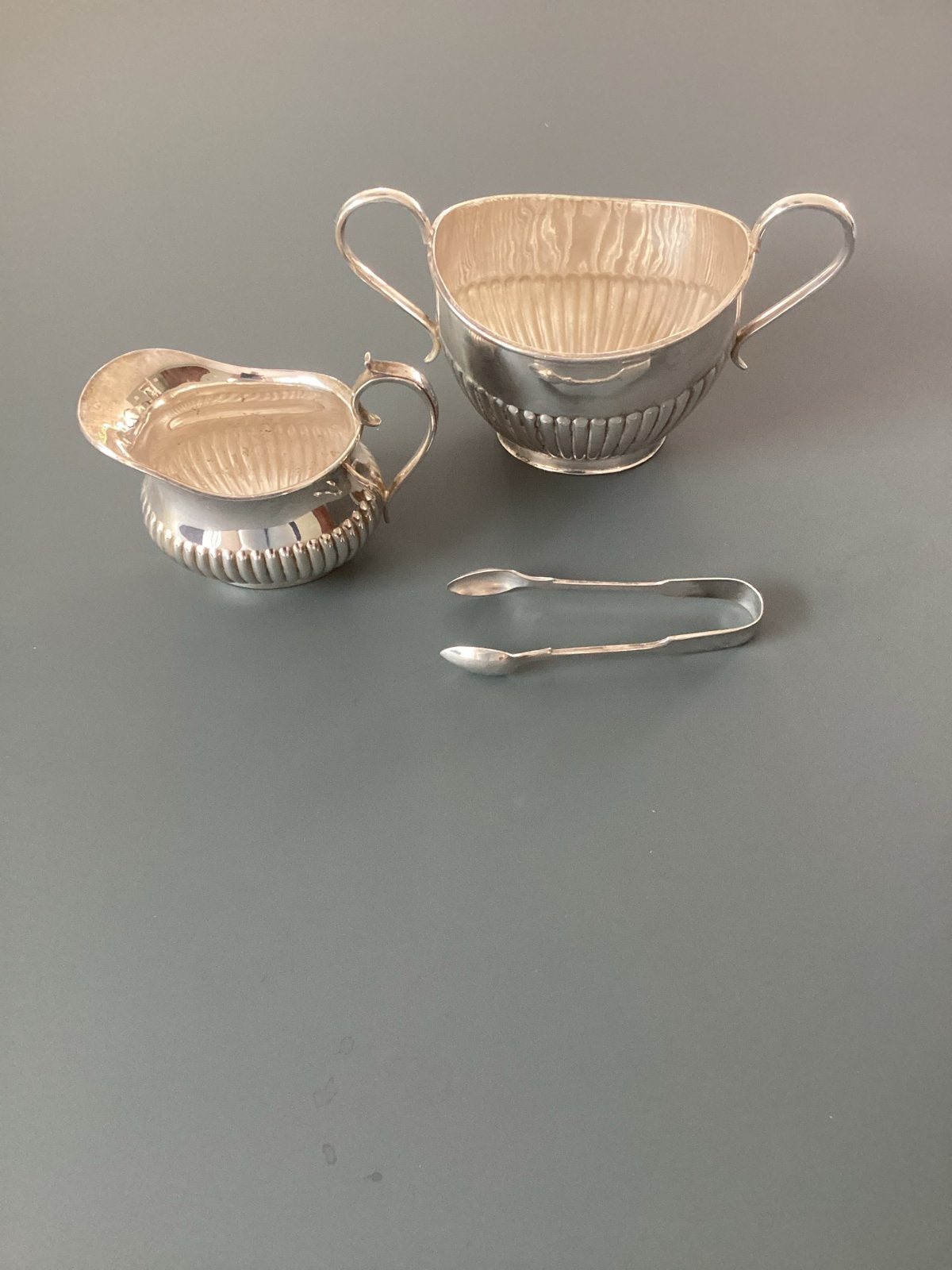 Antiek zilveren melkkan, suikerpot en suikertang, Ophalen of Verzenden, Zilver