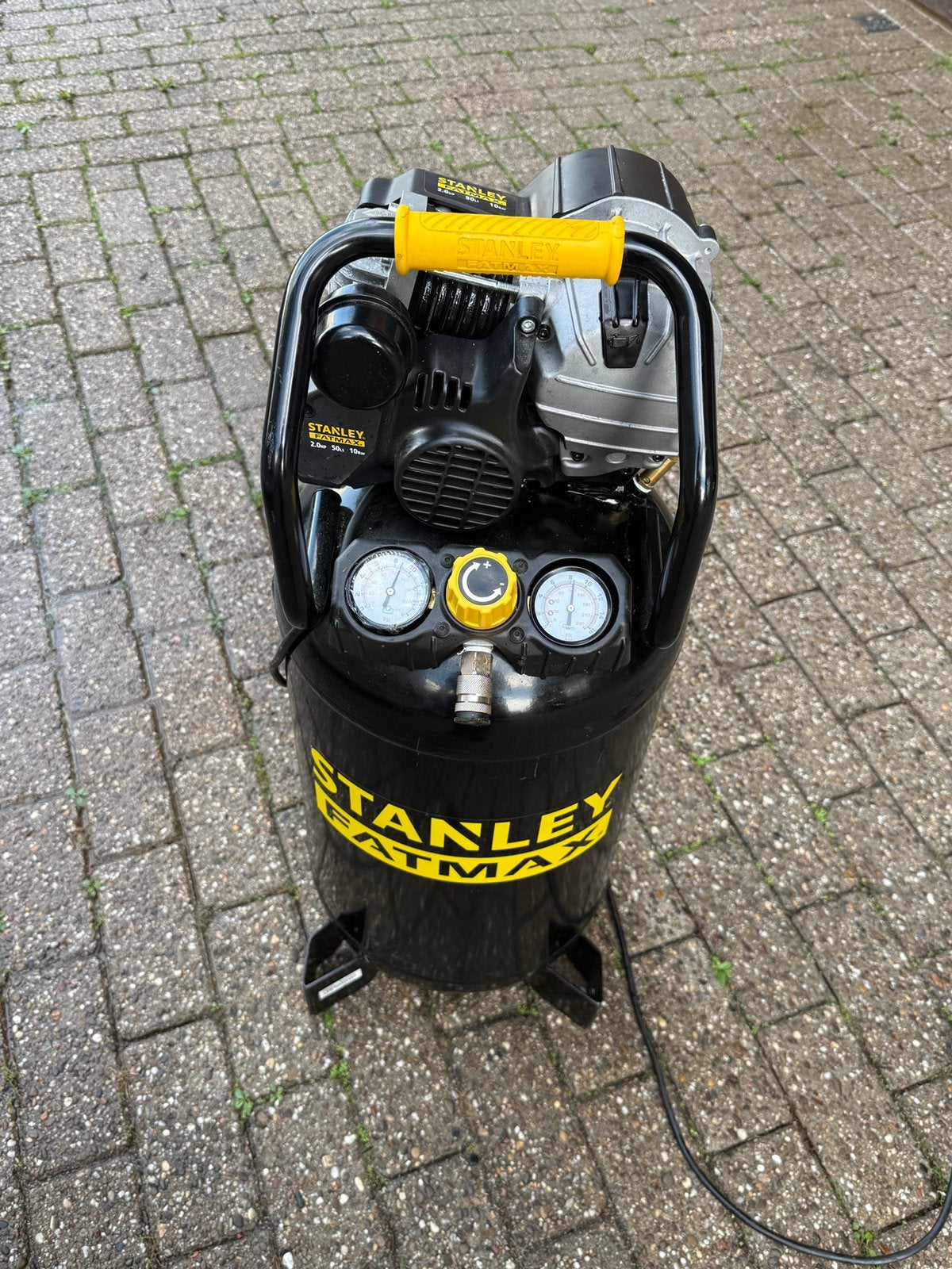 Stanley compressor 50l 10bar, Doe-het-zelf en Verbouw, 25 tot 100 liter, Ophalen, Zo goed als nieuw, 200 tot 400 liter/min