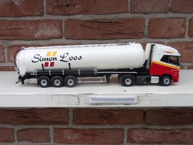 Tekno  Volvo  FH05  XXL  van  Simon  Loos.