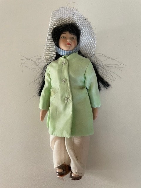 Vintage Chinees poppetje van porselein. China pop., Verzamelen, Poppen, Zo goed als nieuw, Pop, Ophalen