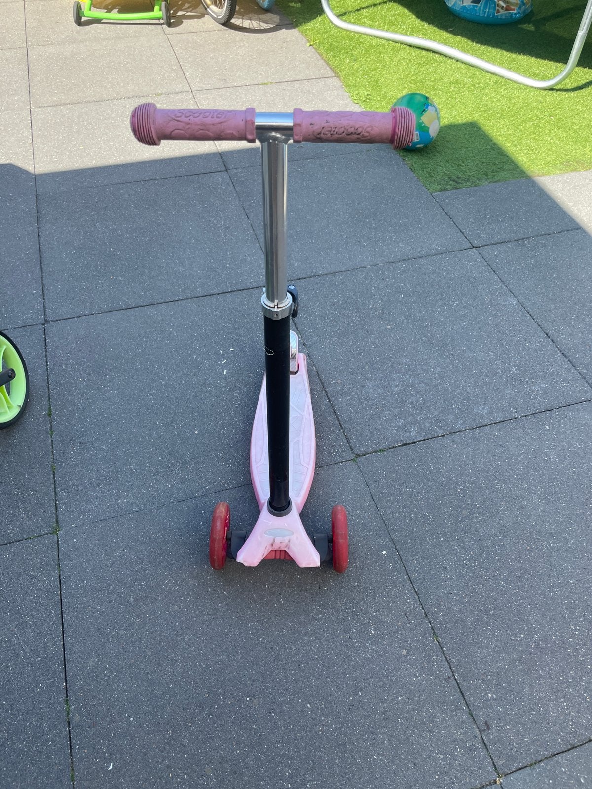 GRATIS! Roze step met lichtjes in de wielen, Fietsen en Brommers, Ophalen, Gebruikt, Gewone step