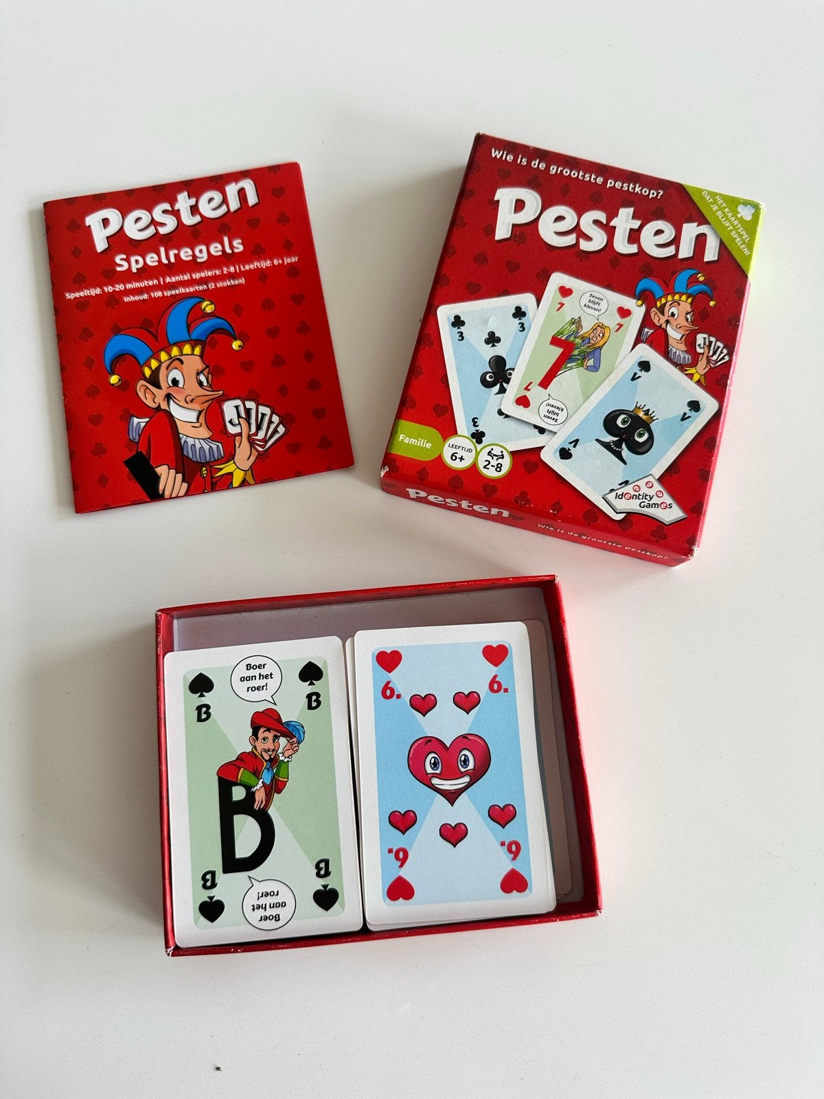 Pesten Kaartspel - Het klassieke kaartspel voor jong en oud, Drie of vier spelers, Ophalen of Verzenden, Zo goed als nieuw
