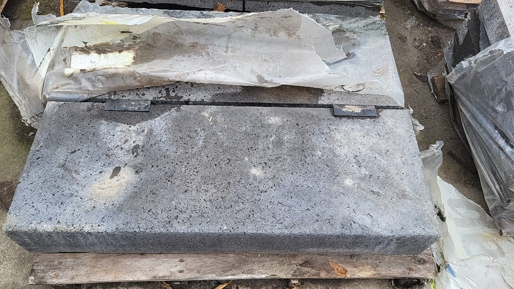 2 stuks overjarig oud hollandse traptrede antra 100x37x15cm, Ophalen, Gebruikt, Biels, Beton
