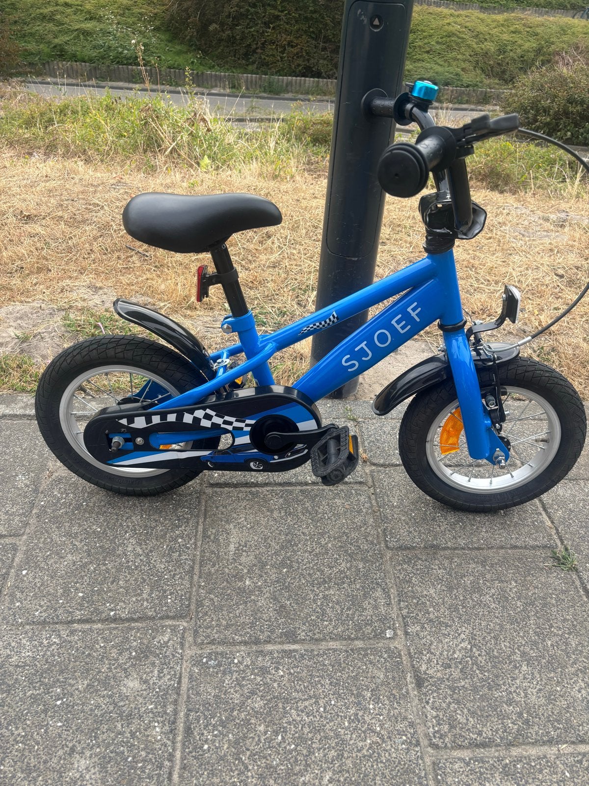 SJOEF kinderfiets met zijwieltjes - Blauw 12 inch, Ophalen, Terugtraprem, Zijwieltjes, Gebruikt