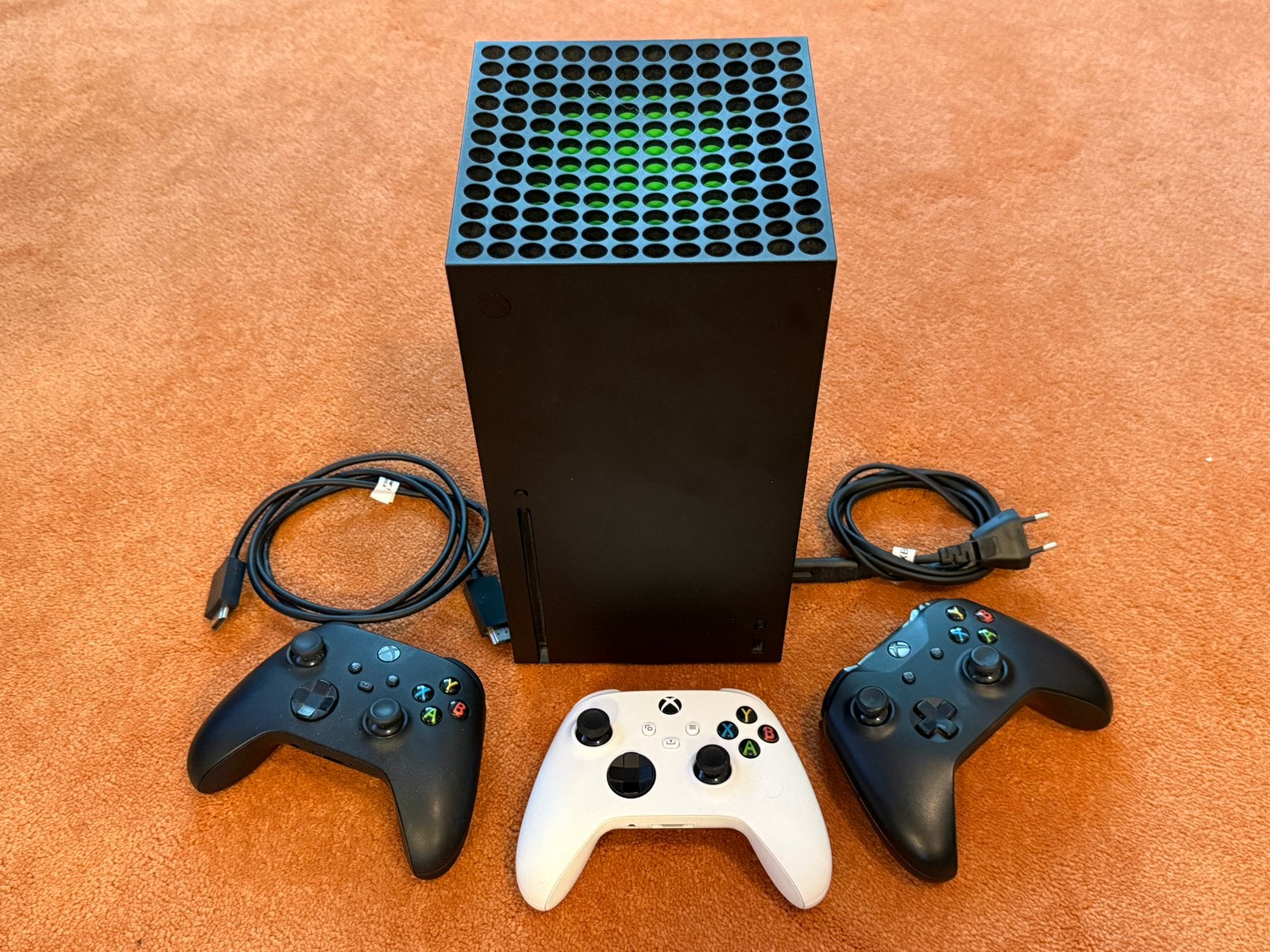 Xbox Series X 1TB, disc drive + 3 controllers