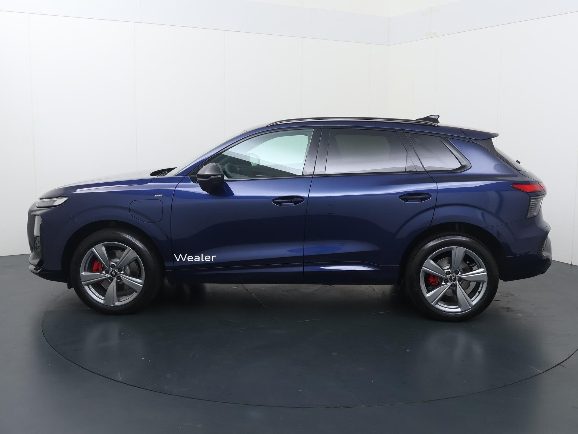 Audi Q3 S edition (A3) e-hybrid 200 kW / 272 PK SUV 6 ver |, Auto's, 12 maanden, 1498 cc, 4 cilinders, Blauw