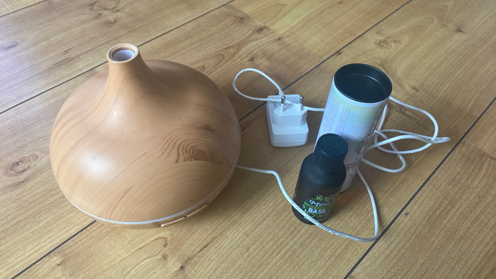 Aroma diffuser houtlook met aroma geur flesje, Ophalen of Verzenden, Zo goed als nieuw