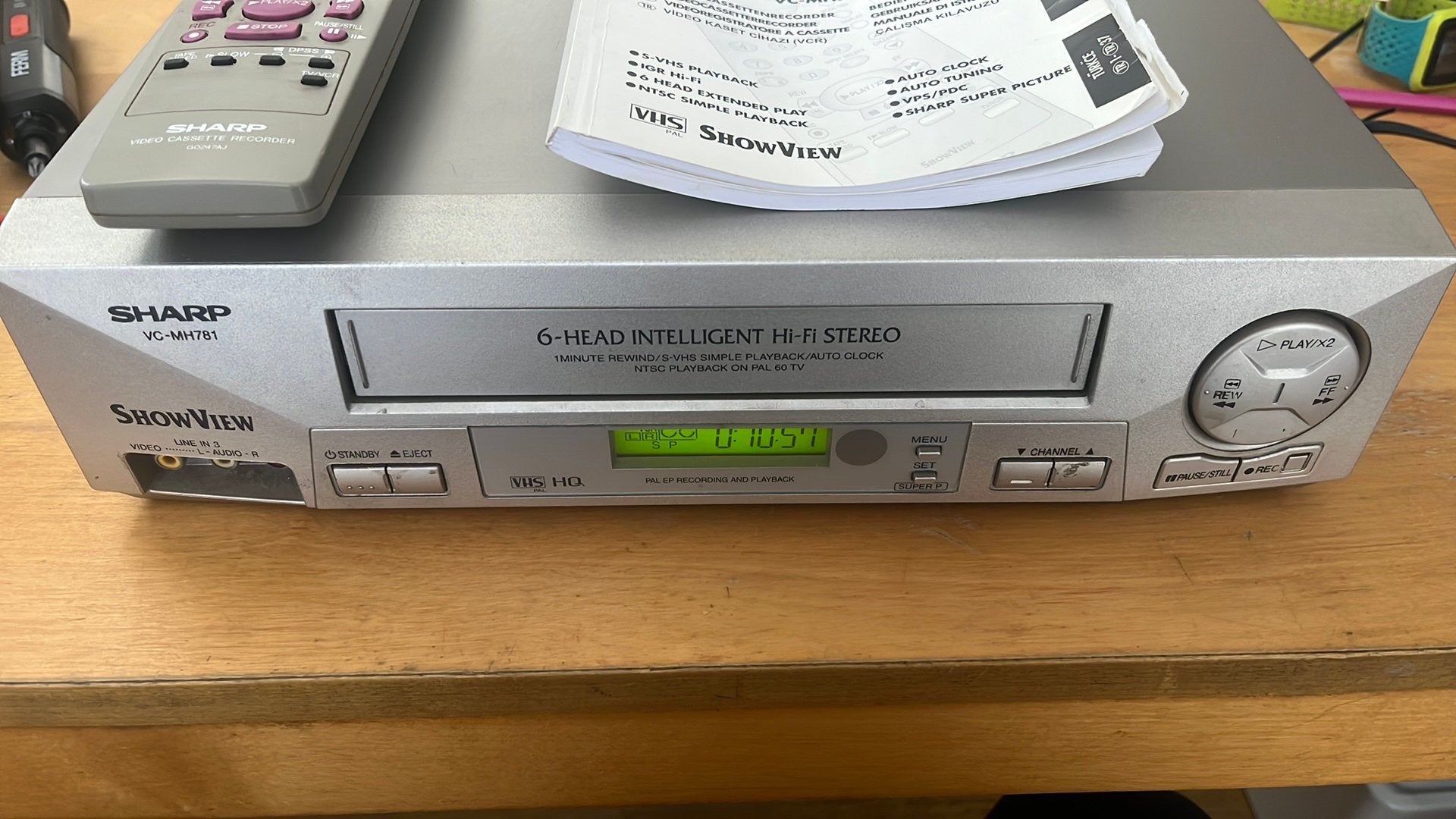 Sharp videorecorder met afstandbediening werkt goed, Verzenden, Zo goed als nieuw