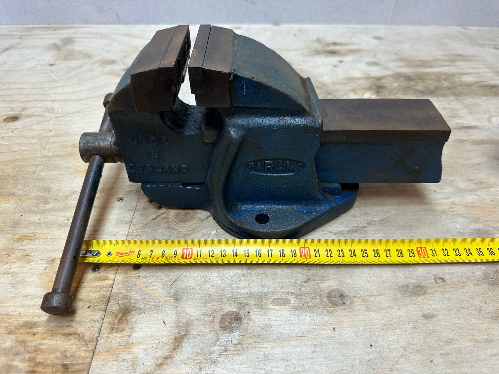 Robuuste bankschroef - PARAMO - Made in England, Doe-het-zelf en Verbouw, Ophalen of Verzenden, Gebruikt, Bankschroef, Overige merken
