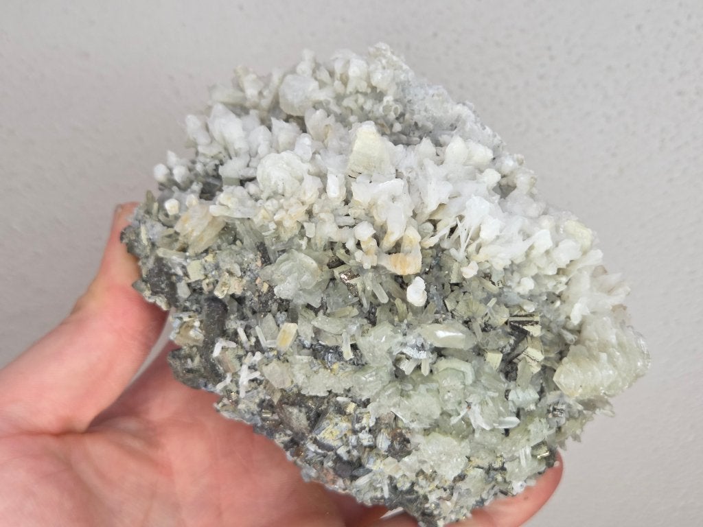 Galeniet, Kwarts en Calciet UV, Ophalen of Verzenden, Mineraal