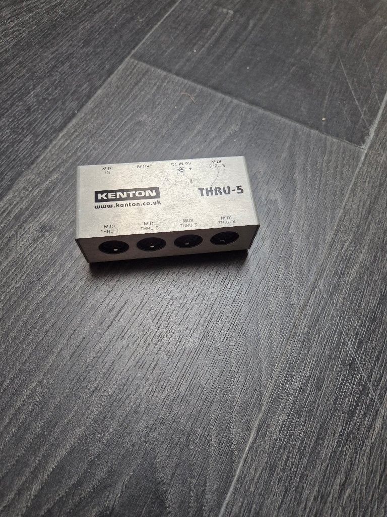 Kenton MIDI THRU-5, Ophalen, Gebruikt, Keyboard of Synthesizer
