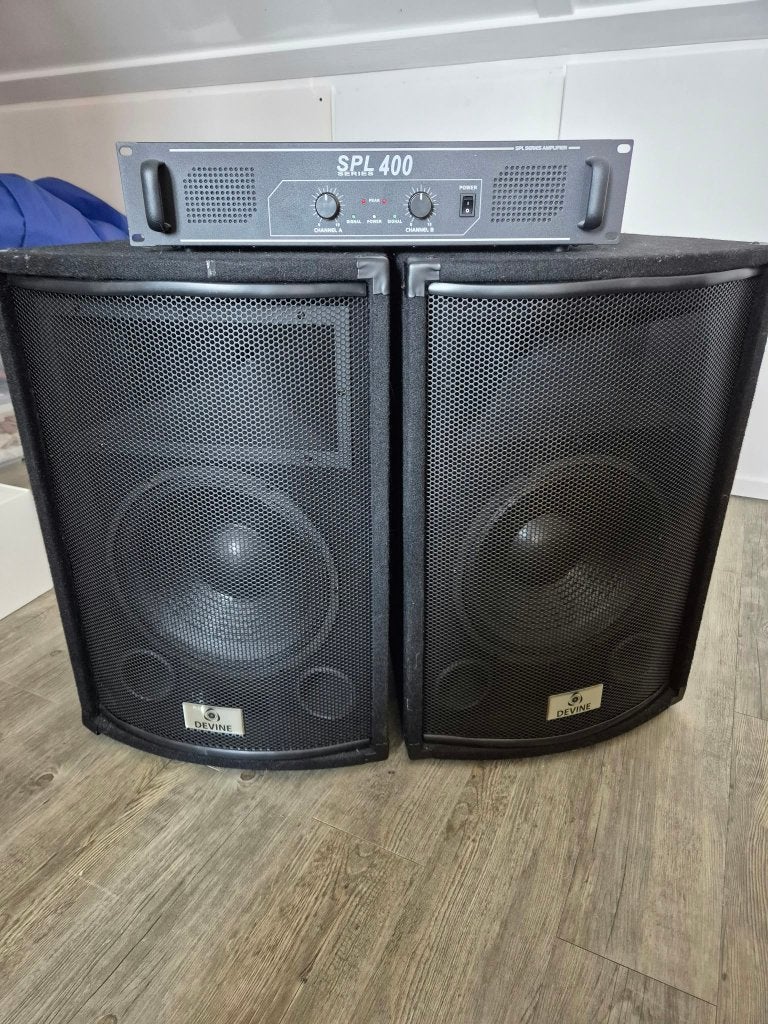 Complete PA Speakerset – 2x Devine + SPL 400 Versterker, Ophalen, Zo goed als nieuw