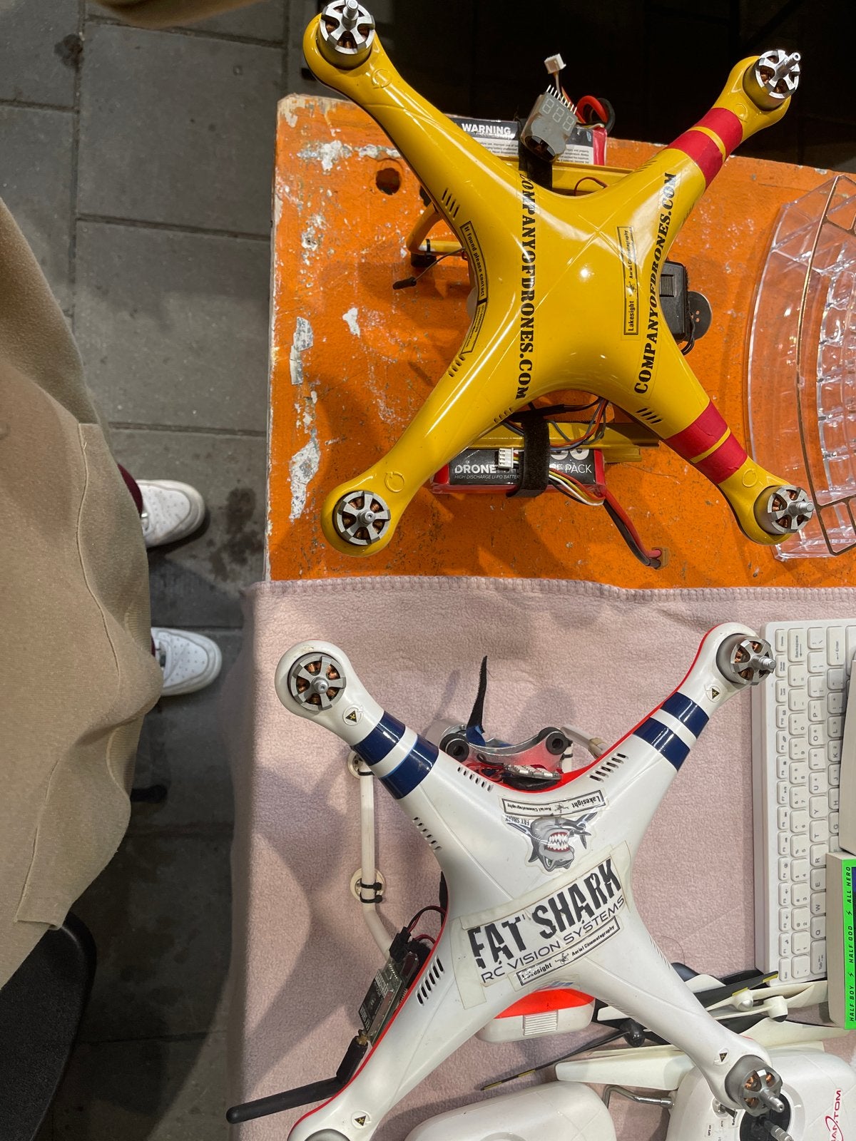 DJI Phantom Drones met controllers en accessoires, Audio, Tv en Foto, Drones, Gebruikt, Cameradrone, 1 tot 5 kilometer, 900 gram tot 4 kilo
