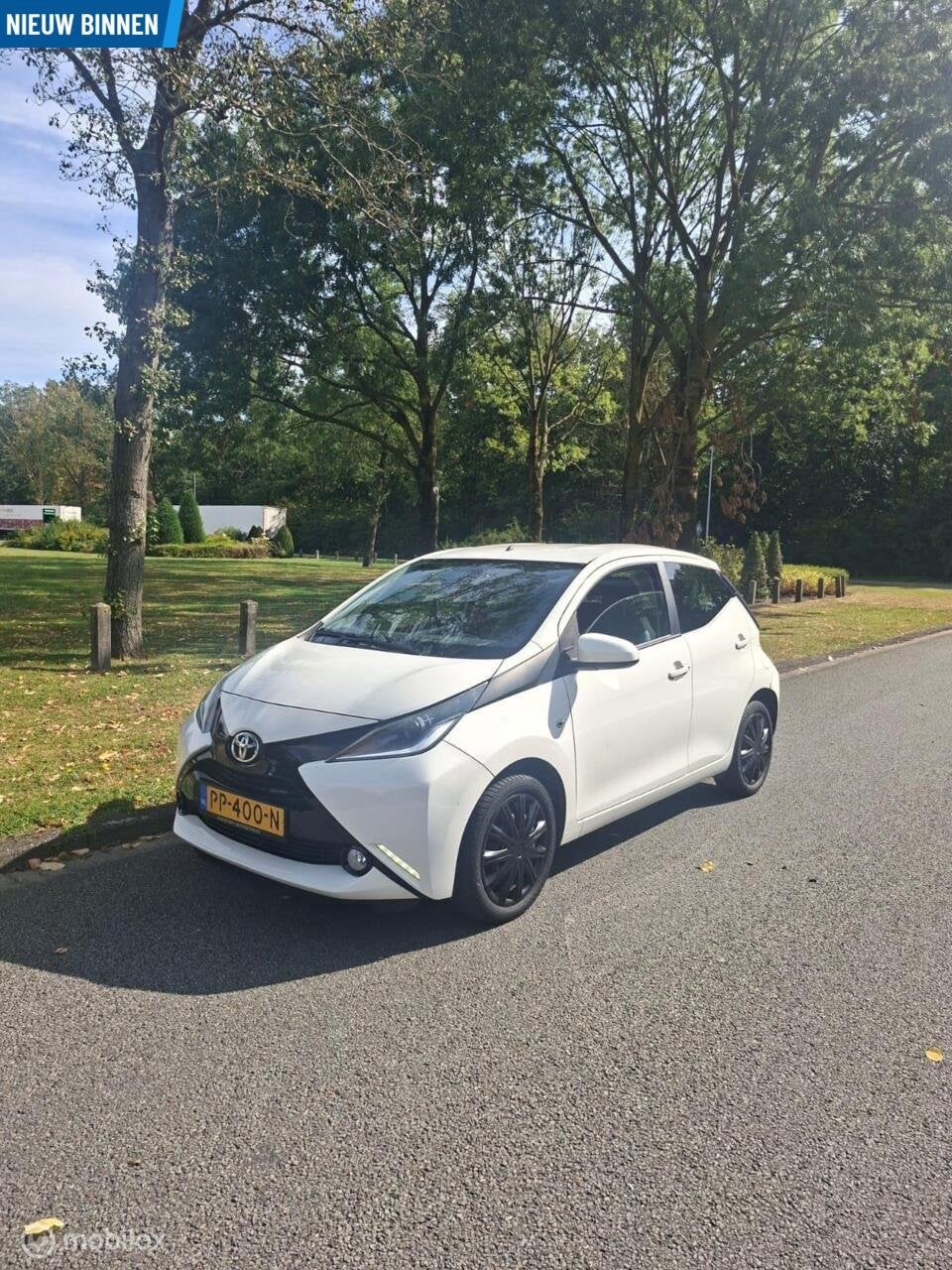 Toyota Aygo 1.0 VVT-i x-play | Achteruitrijcamera | Airco, Voorwielaandrijving, Gebruikt, Euro 6, 4 stoelen