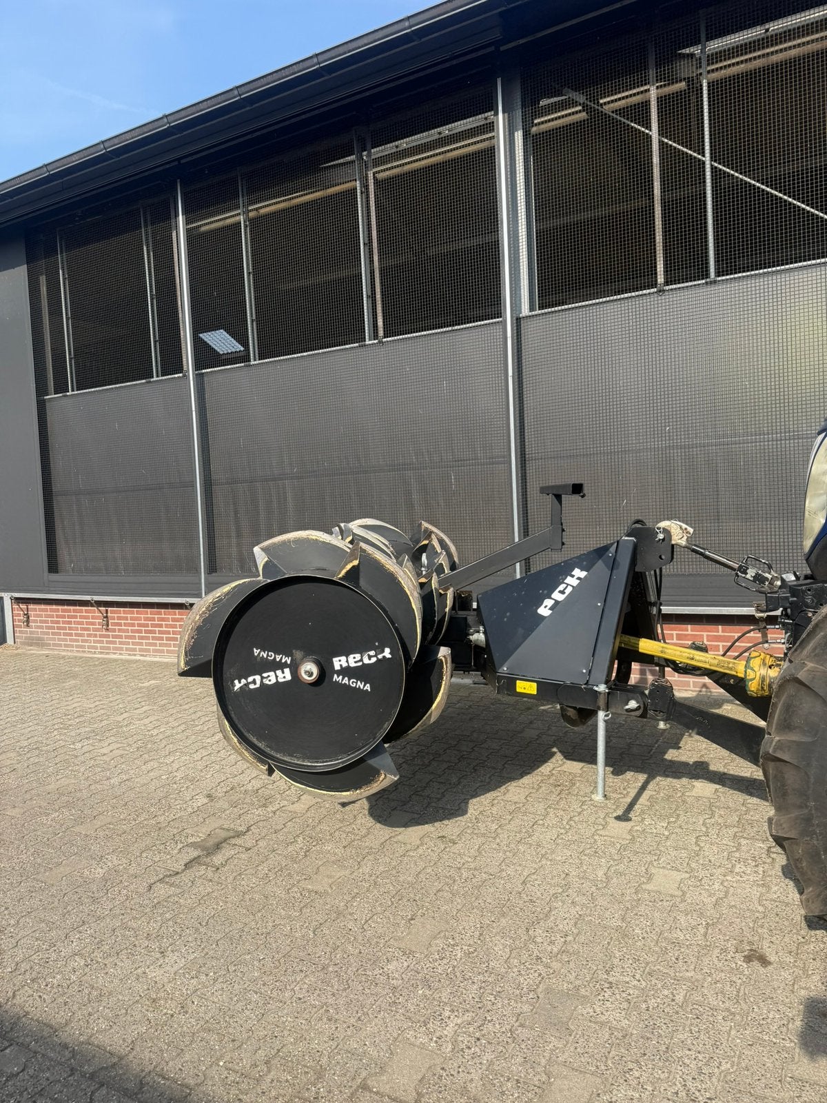 Reck Magna kuilverdeler silageverdeler voor fronthef, Ophalen, Veehouderij, Weidebouw