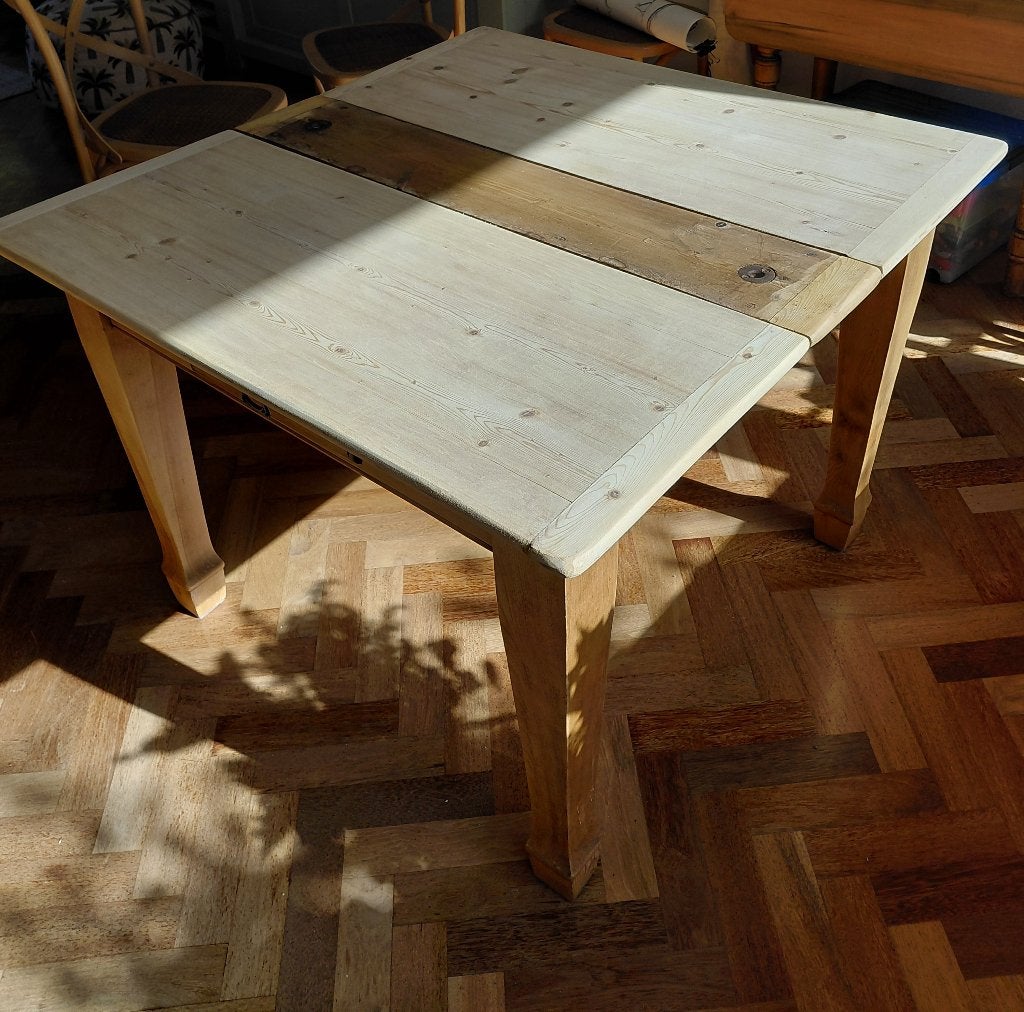 Foto 3 van Uitschuifbare eettafel van grenenhout