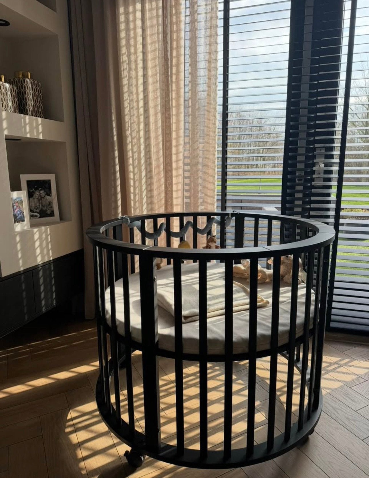 Europe baby box rond zwart incl matras, Ophalen of Verzenden, Zo goed als nieuw