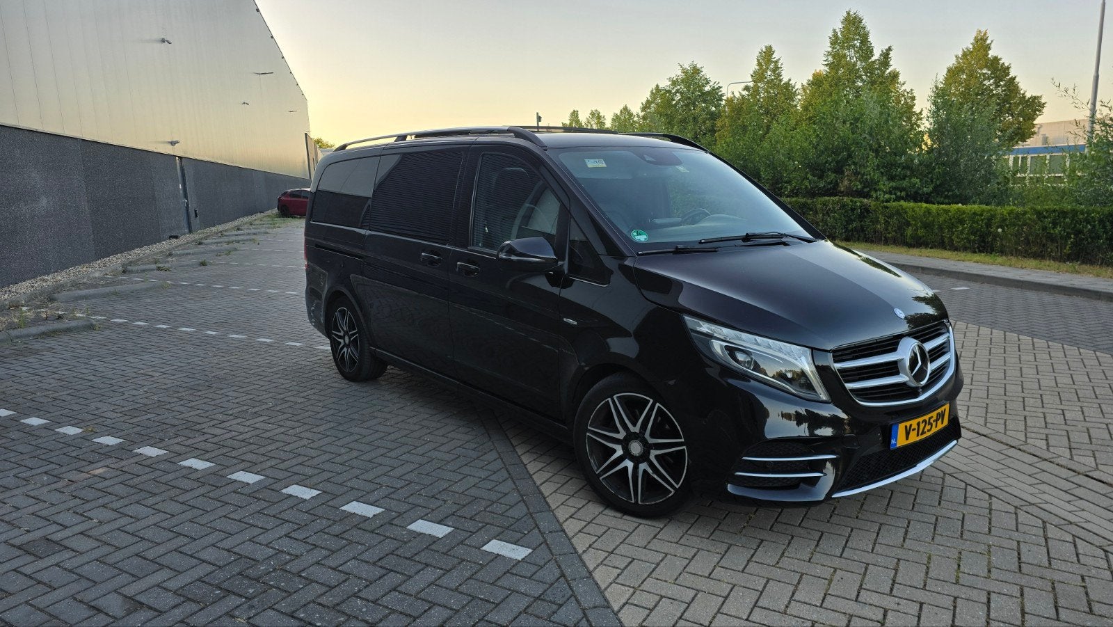 Mercedes-Benz V-klasse 2017 AVANTGARDE AMG LINE PANO DC MARG, Auto's, Automaat, 2430 kg, Achterwielaandrijving, Zwart