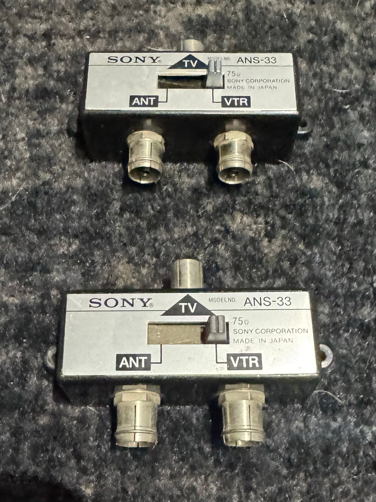 2x SONY ANS-33 Antenne/VCR Schakelaar - Vintage TV Accessoir, Ophalen of Verzenden, Gebruikt