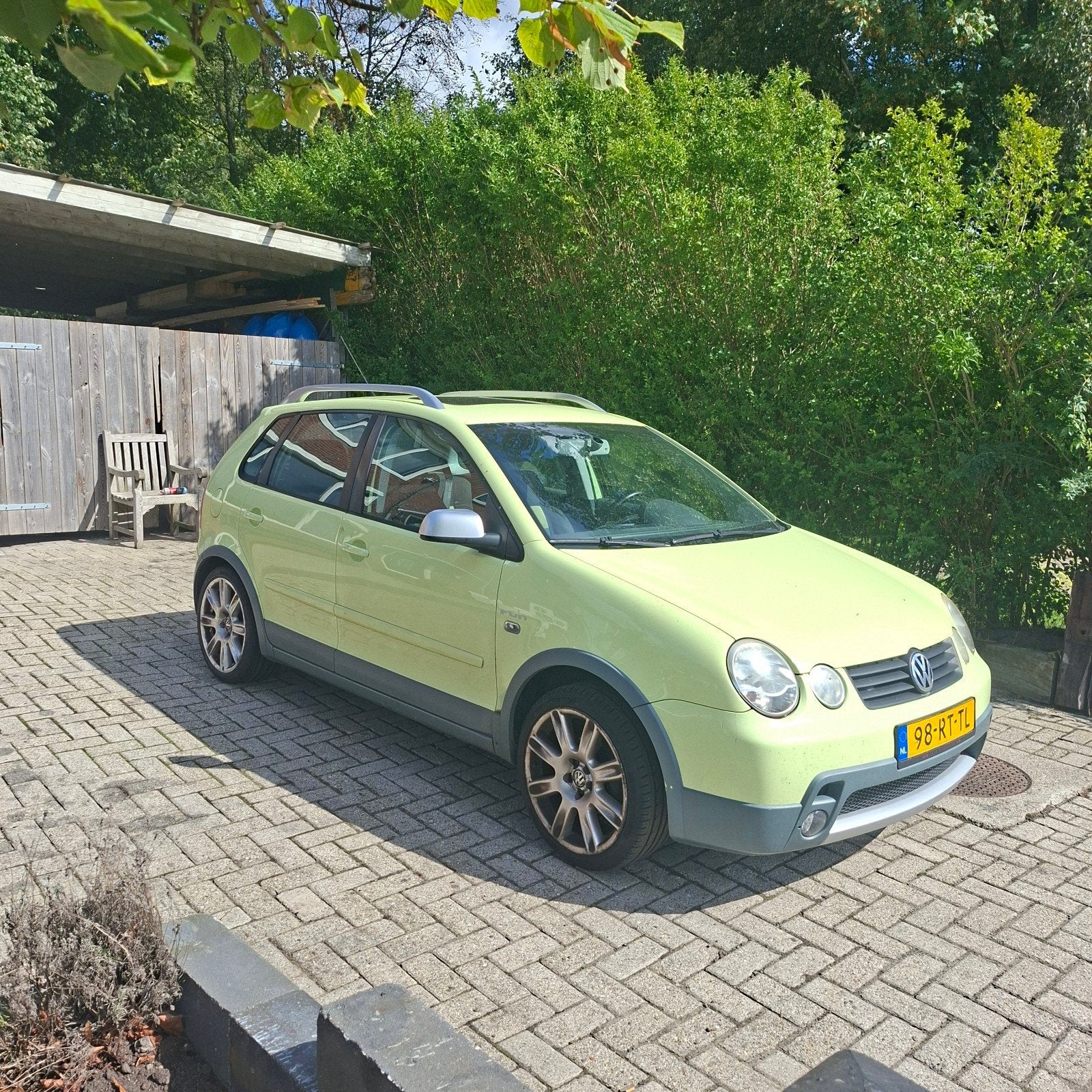 Volkswagen Polo 1.4 FUN 74KW 2005 Geel, Auto's, Voorwielaandrijving, 4 cilinders, 1081 kg, 100 pk