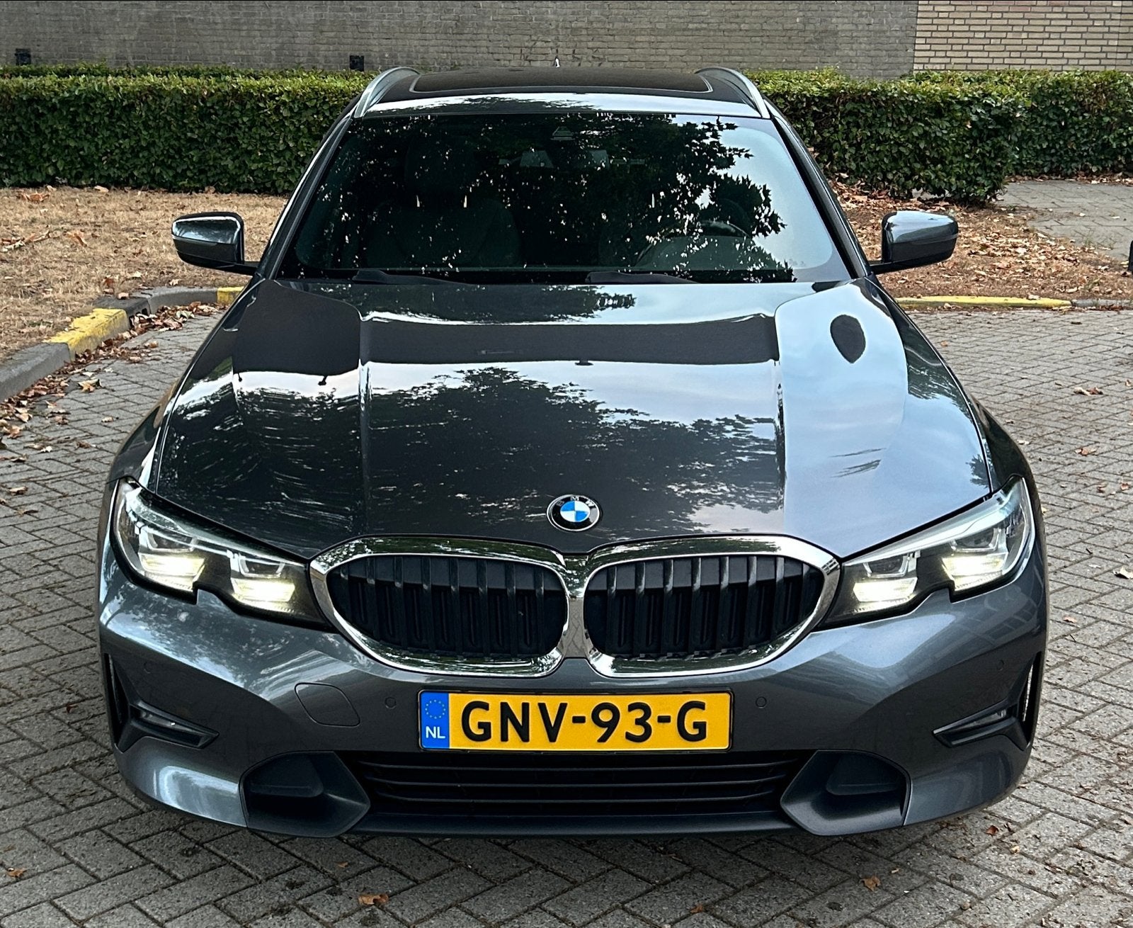 BMW 318i PANO/AUT/CAM/KLIMA/CRUISE/SFEERVERL. 2021 Grijs, Auto's, Automaat, 1998 cc, Achterwielaandrijving, 1545 kg