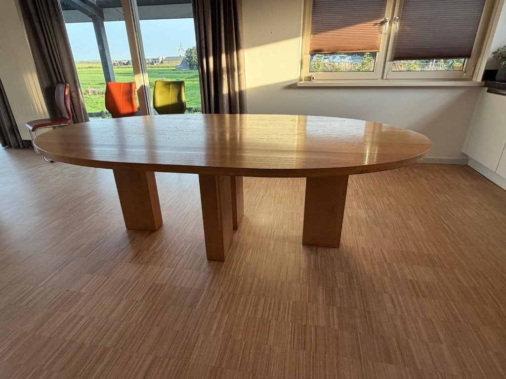 Eiken houten eettafel