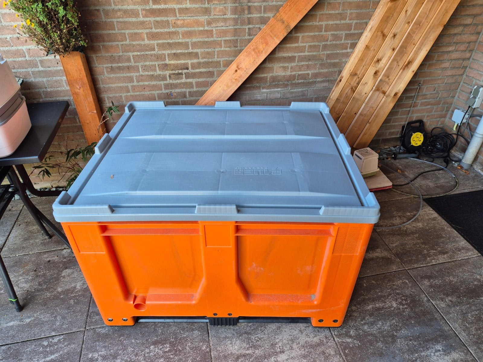 palletbox/drinkbak groot vee, Ophalen, Zo goed als nieuw