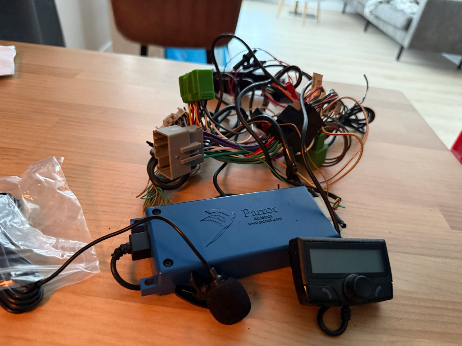 Parrot CK3100 Carkit met bekabeling, Ophalen of Verzenden, Gebruikt