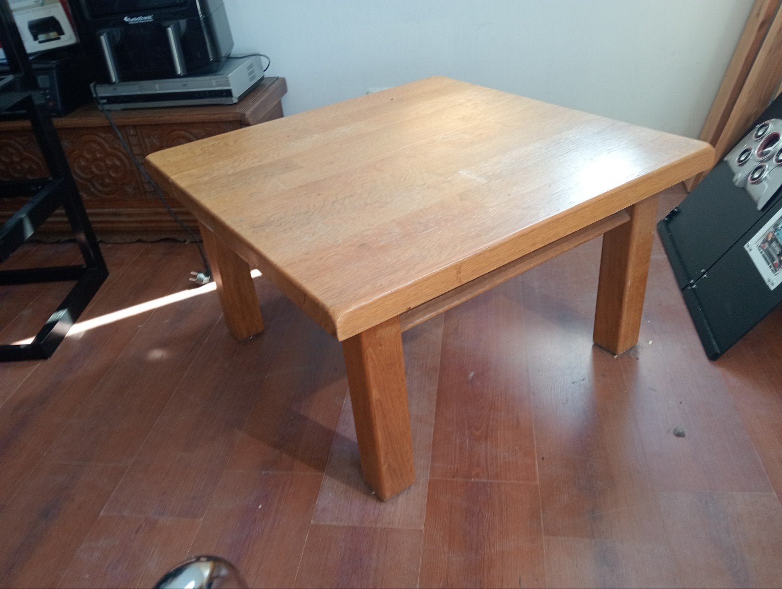 Nette massieve salontafel van Oisterwijk, Huis en Inrichting, Tafels | Salontafels, Ophalen, 100 tot 150 cm, 50 tot 100 cm, Zo goed als nieuw