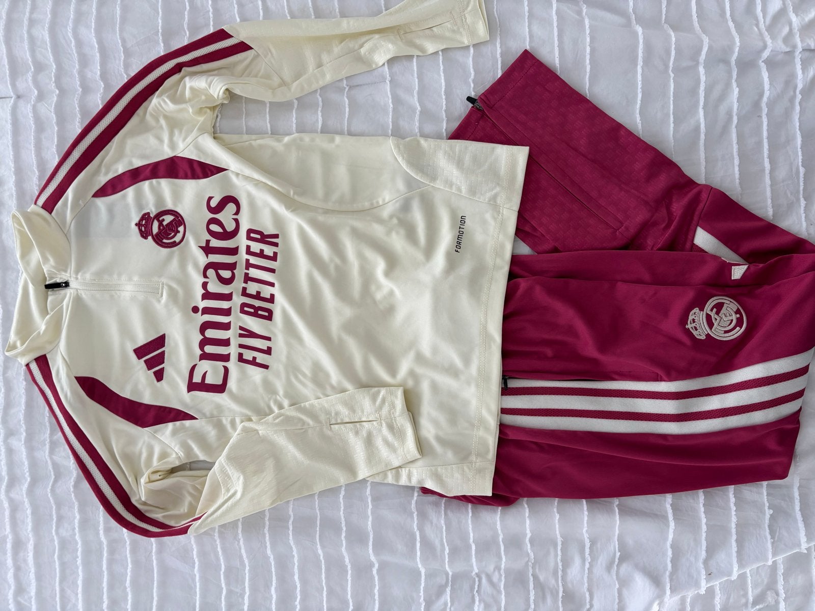 Real Madrid kinder Trainingspak  maat 140-145, Meerkleurig, Ophalen of Verzenden, Zo goed als nieuw, Voetbal