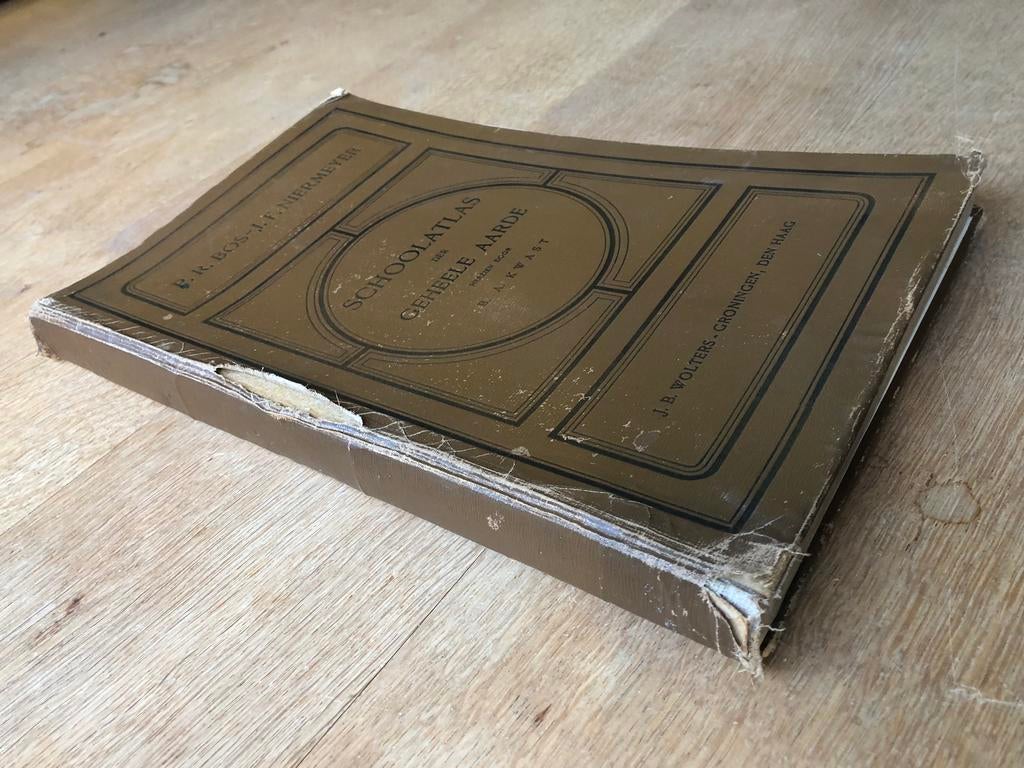 1929 Schoolatlas der Geheele Aarde - P.R. Bos J.F. Niermeyer, Boeken, Gelezen, Overige atlassen, Ophalen of Verzenden, 1800 tot 2000